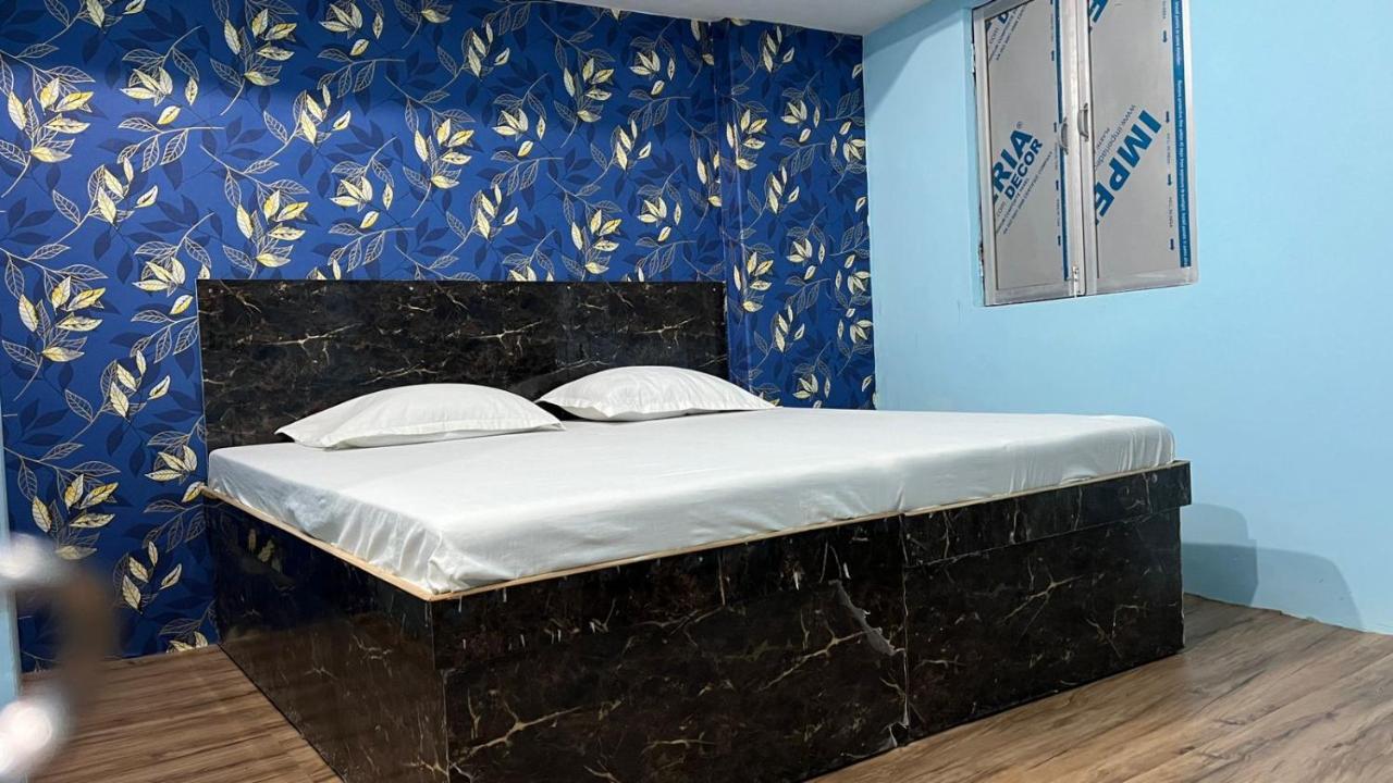 Krishna P. Guest House พาราณสี ภายนอก รูปภาพ