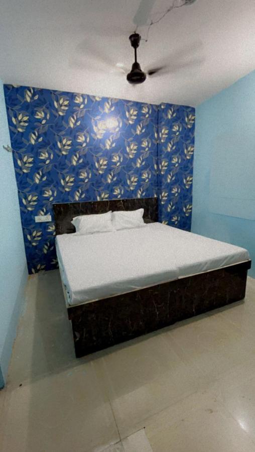 Krishna P. Guest House พาราณสี ภายนอก รูปภาพ